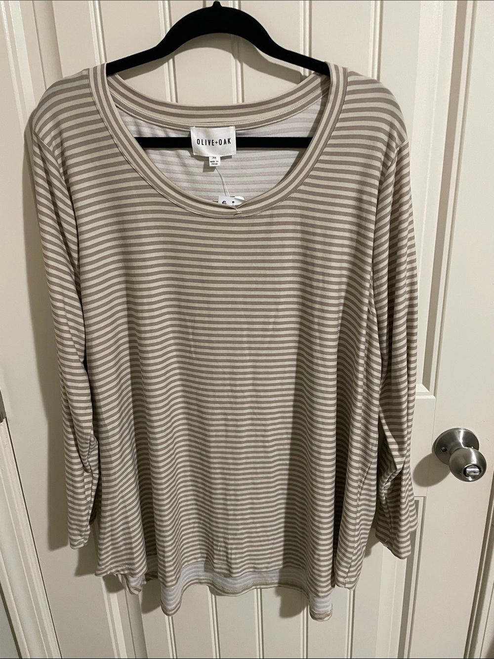 Olive & Oak Women's Beige and White Striped Long Sleeve Scoop Neck Top - Picture 4 of 4